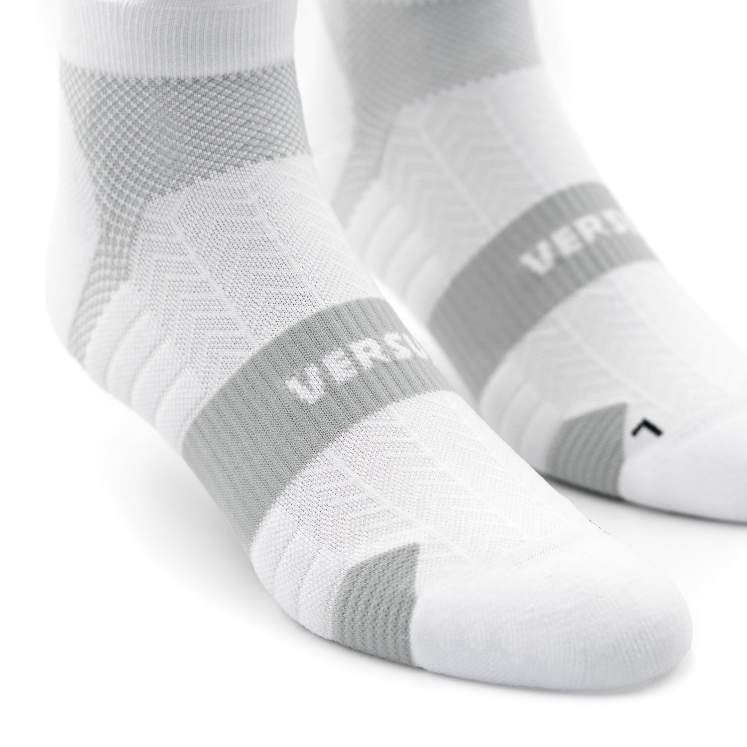 VERSUS Cloud White Running Ankle Socks