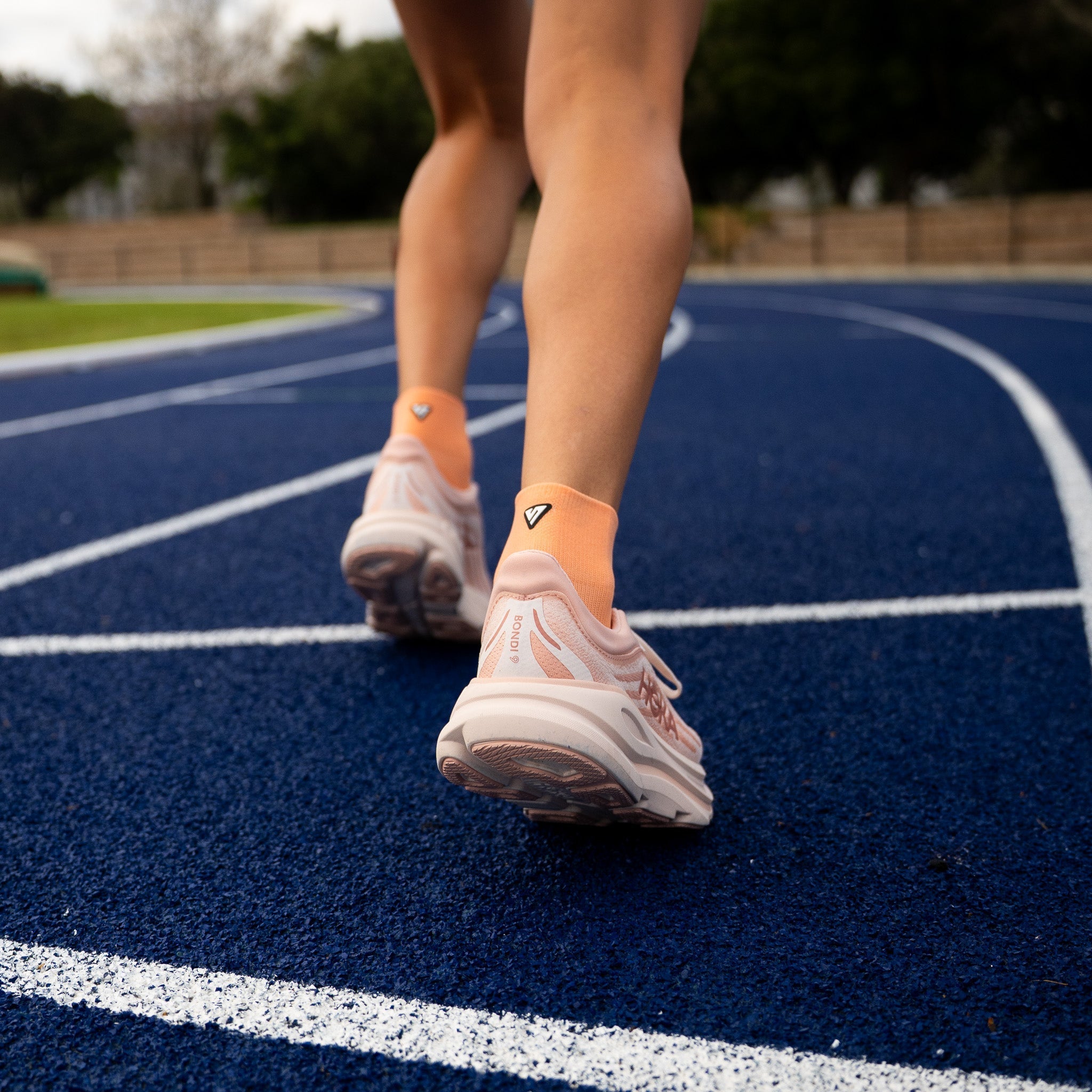 VERSUS Peachy Running Quarter Socks