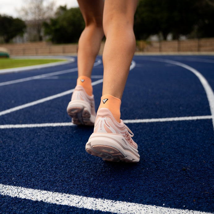 VERSUS Peachy Running Quarter Socks